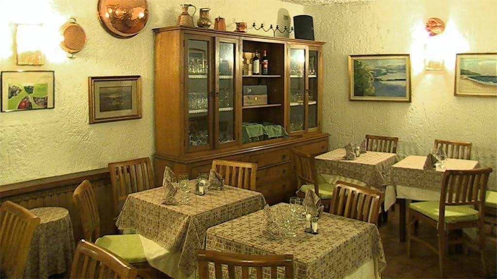 Hotel Rondanino Lanzo dʼIntelvi Esterno foto