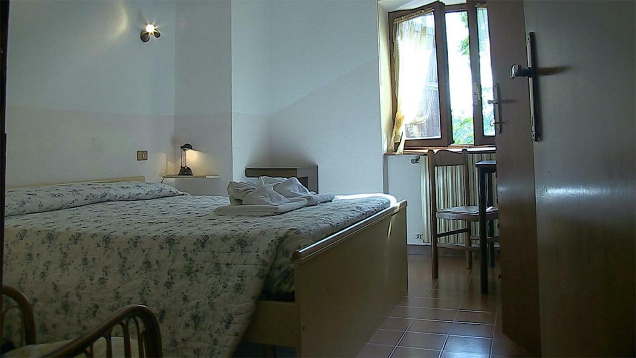 Hotel Rondanino Lanzo dʼIntelvi Esterno foto