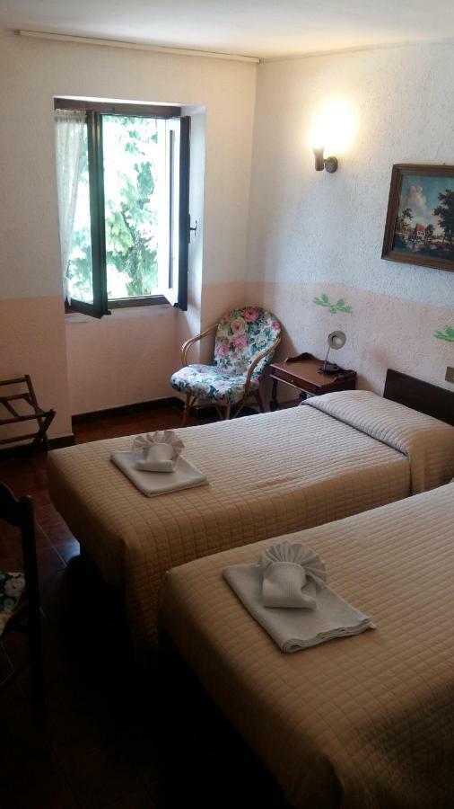 Hotel Rondanino Lanzo dʼIntelvi Esterno foto